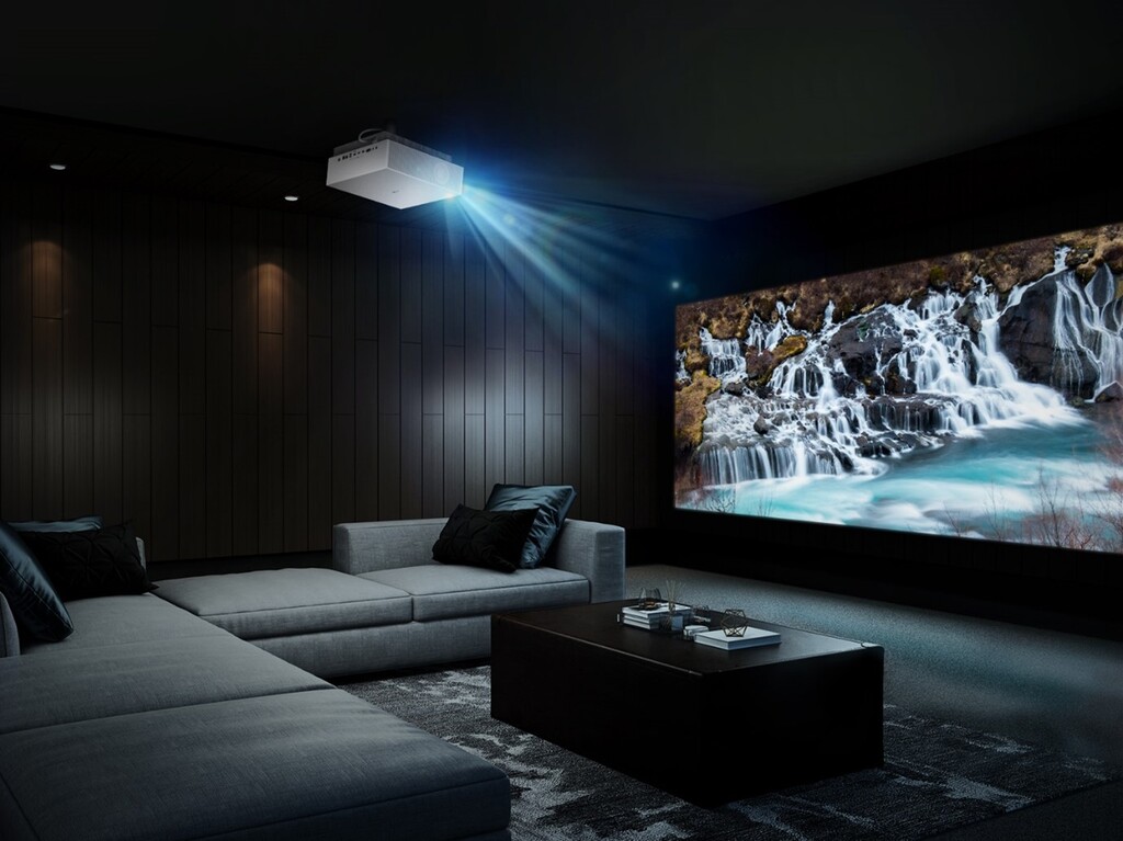 LG, 4K CineBeam UHD projektörünü piyasaya sürdü: 2.700 lümen ve bir ev sinema sistemi kurmak için 300 inç'e kadar diyagonal