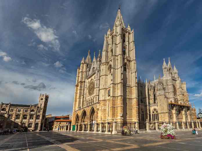 León se postula como la ciudad donde Intel podría trasladar su fábrica de Microchips desde Londres.